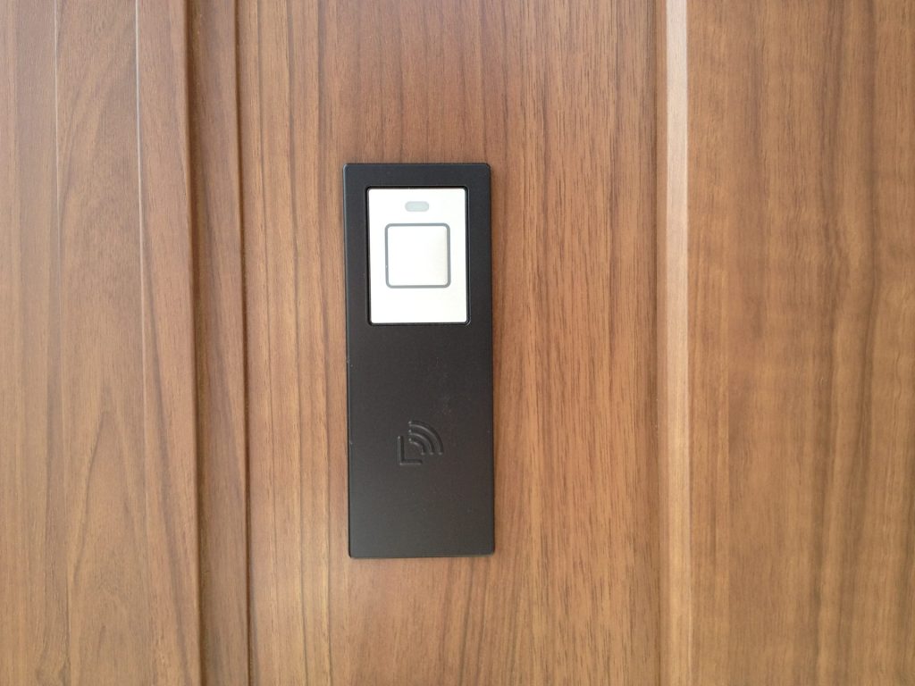 玄関ドアの電気錠